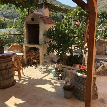 Prázdninový dům Holiday Listesi Trogir