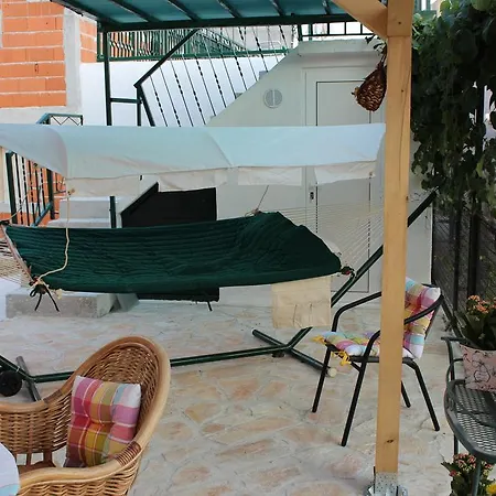 Holiday Listeši