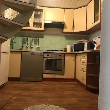 Holiday Listeši *